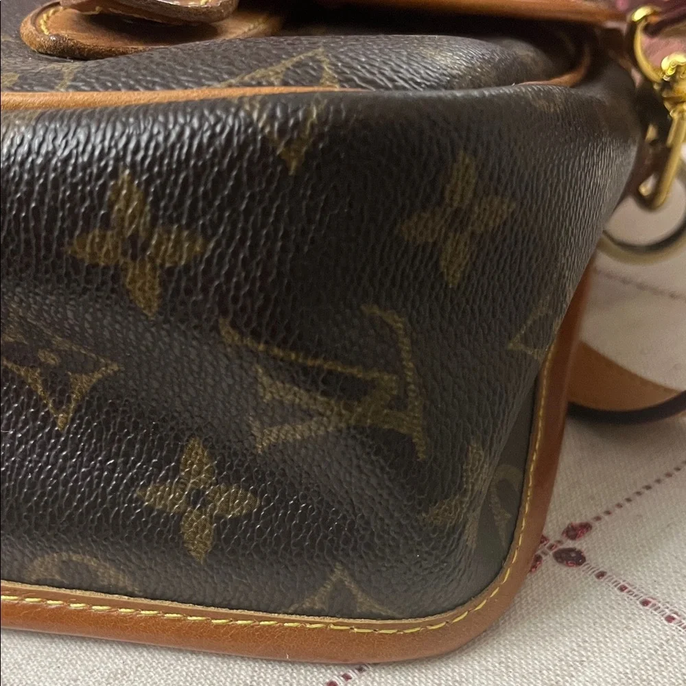 Louis Vuitton Gibeciere Crossbody unbranded vachetta strap new trim and tabs - Picture 11 of 16